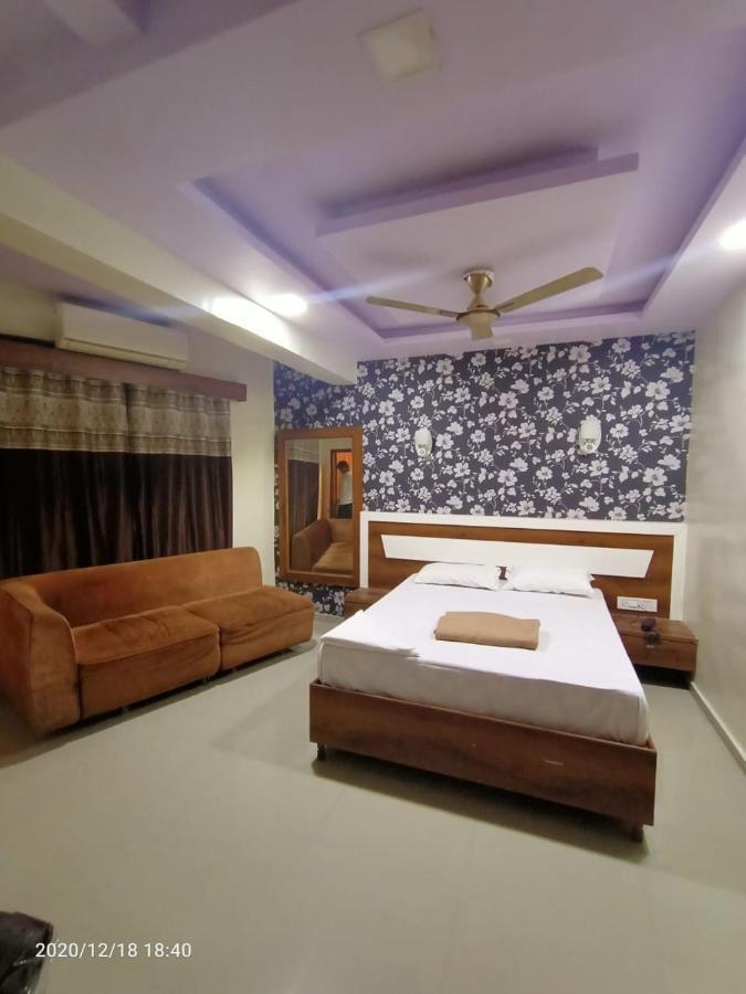 Hotel Riviera Residency Тхане Экстерьер фото