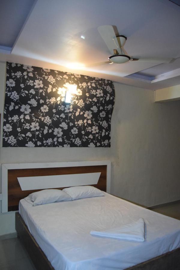 Hotel Riviera Residency Тхане Экстерьер фото