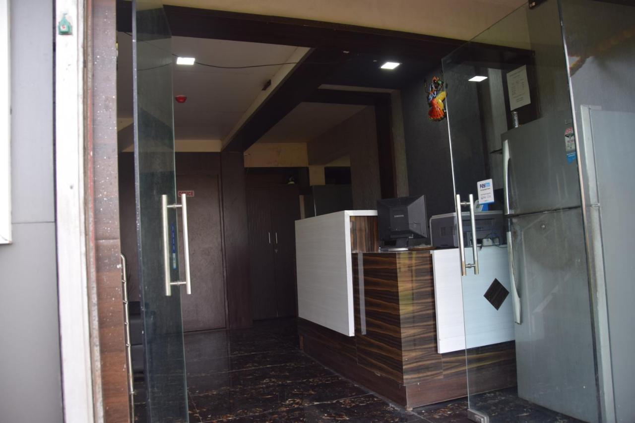 Hotel Riviera Residency Тхане Экстерьер фото